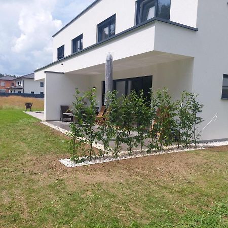 Pr Apartment Lenzing Bagian luar foto