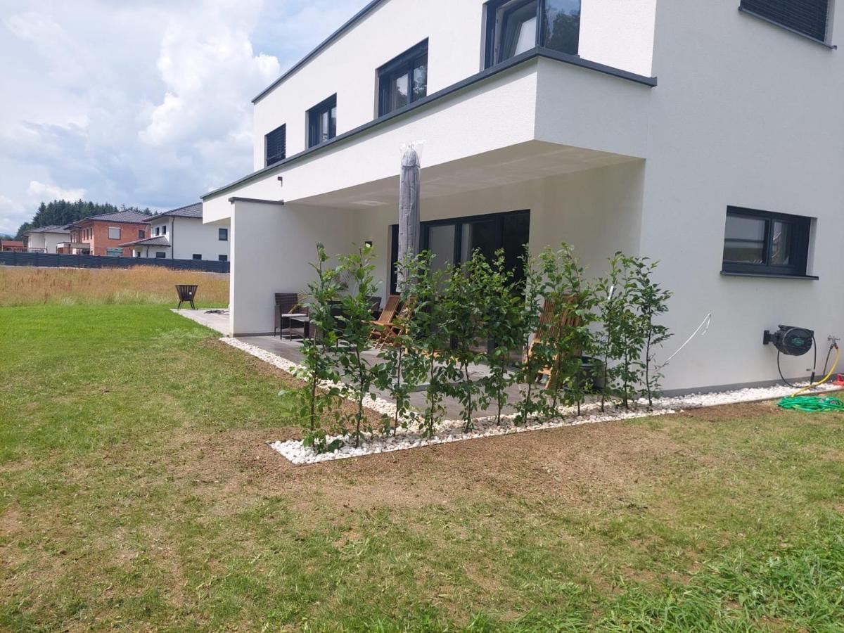Pr Apartment Lenzing Bagian luar foto