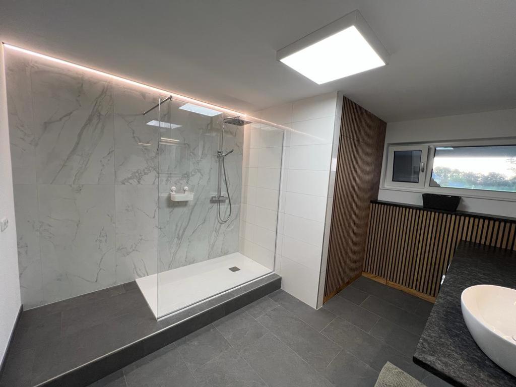 Pr Apartment Lenzing Bagian luar foto